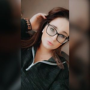 Meet your Posher, Stefanie